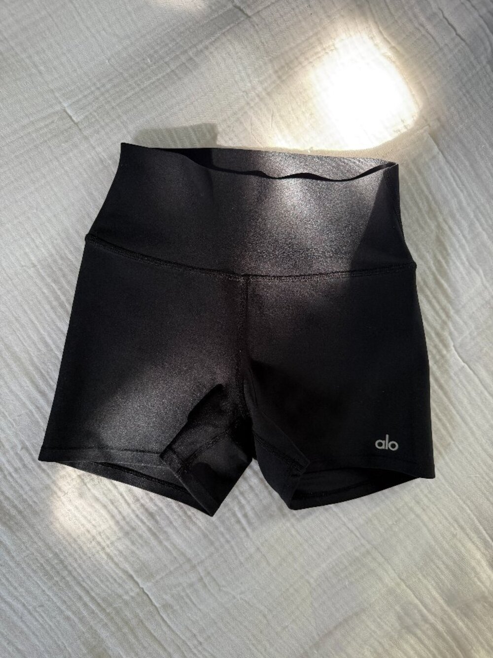 Alo Airlift High-Waist Sleek Short – Black